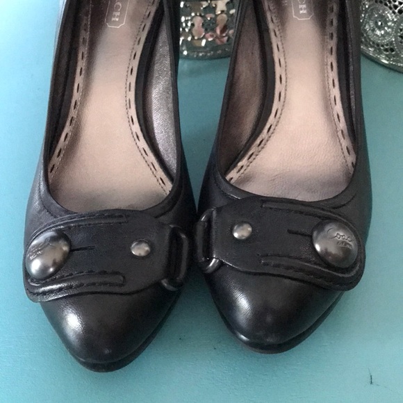 black pumps size 8